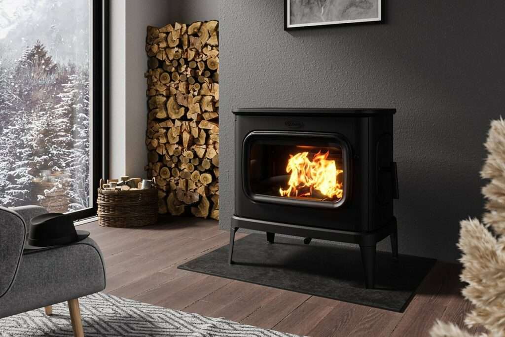Hoe onderhoud ik mijn Dovre houtkachel? dovre-saga-301-image